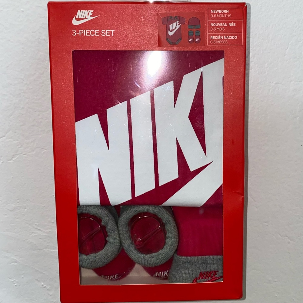 Nike 3 piece set (baby girl)